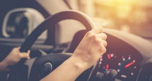 música enquanto dirige