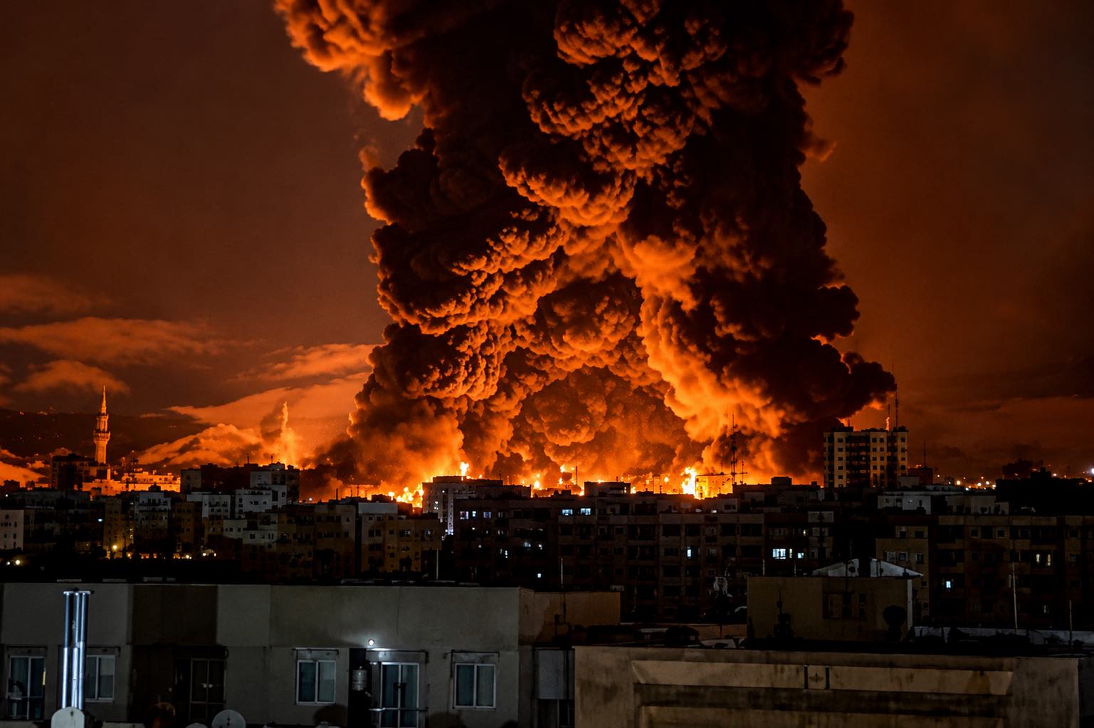 Ataque ao Irã liberou mesma poluição que vulcão Eyjafjallajökull