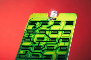 Representação de nanopartículas emitindo luz infravermelha próxima, tecnologia de LED de lantanídeo para aplicações médicas e comunicações ópticas
