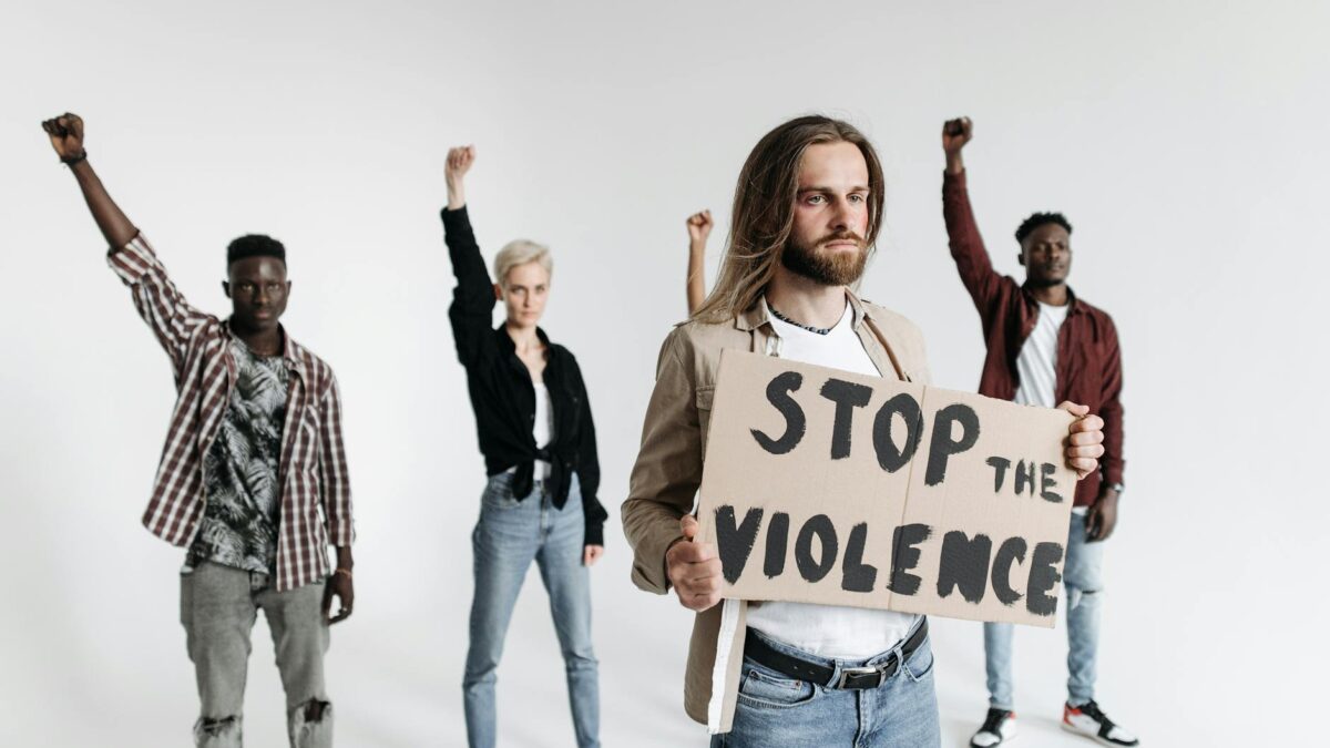 Campanha de conscientização sobre violência no relacionamento entre adolescentes